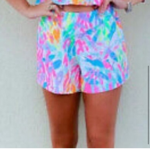 Lilly Pulitzer size 2 high waisted shorts with zipper back sparkling sands. - Picture 5 of 5